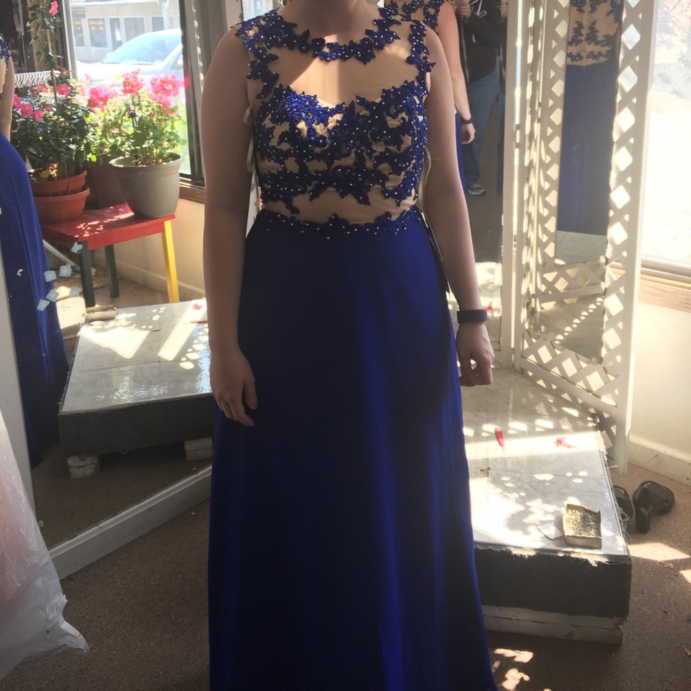 Royal blue laced prom dress!